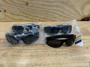 lot 21 image: SolarX Sunglasses (lot of 4)