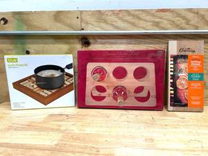 lot 61 image: Wooden Home Items