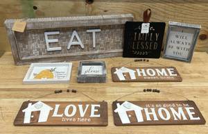 lot 255 image: Home decor (lot of 8)