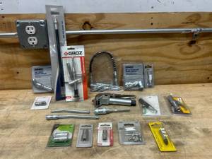 lot 280 image: Grease gun accessories lot of 18