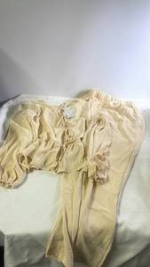 lot 22 image: Womens Cream Long Sleeve Top and Pants Set