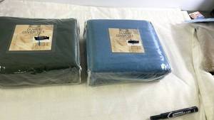 lot 79 image: Set of 2 Nestl Duvet Cover Sets King Size Blue and Green