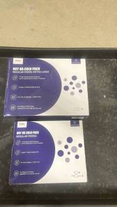 lot 120 image: Set of 2 TempK Hot or Cold Packs Regular and Extra Large