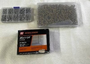 lot 149 image: Collection of Assorted Screws and Drywall Screws
