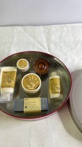 lot 182 image: The Body Shop Almond Oil Hand Care Gift Set in Decorative Tin