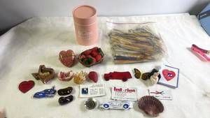 lot 192 image: Mixed Lot of Collectibles, Magnets, Trinkets, Bag of Vintage Pencils and Keepsake Tin