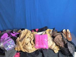 lot 21 image: Resell Lot of New Clothes