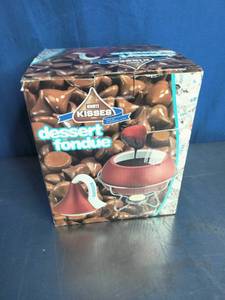 lot 49 image: Hersheys Kisses Dessert Fondue set