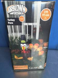 lot 62 image: Thanksgiving Pilgrim Turkey Decoration