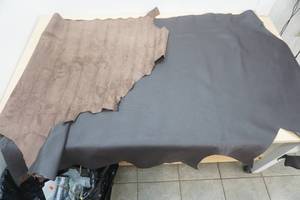 lot 23 image: Brown Leather