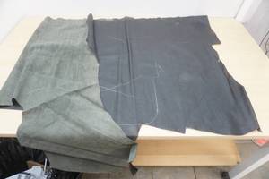 lot 41 image: GreyBlack Leather