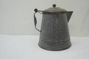 lot 132 image: Antique Gray Graniteware Enamel Kettle