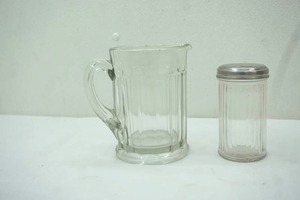 lot 135 image: Vintage Anchor Hocking Clear Glass Creamer or Small Pitcher 1930s & Sugar Pourer