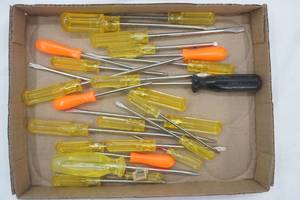lot 252 image: 20ct NEW Screwdrivers (variety)