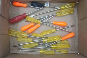 lot 254 image: 20ct NEW Screwdrivers (variety)
