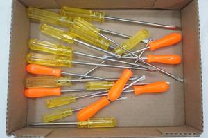 lot 255 image: 20ct NEW Screwdrivers (variety)