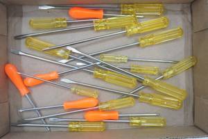 lot 259 image: 20ct NEW Screwdrivers (variety)