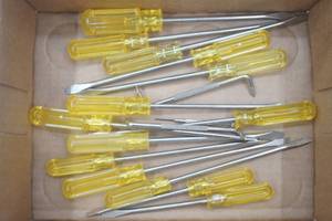 lot 263 image: 17ct NEW Screwdrivers & Offset Screwdriver