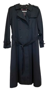 lot 19A image: LL - Burberrys Black Trench Coat with Belt and Plaid Lining