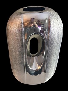 lot 28R image: LR - Modern Mirror Silver Vase with Textured Sides