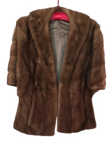 lot 121R image: LL - Vintage Brown Fur Shrug with Satin Lining