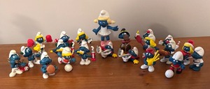 lot 145R image: LL - Collection of Vintage Smurf Figurines
