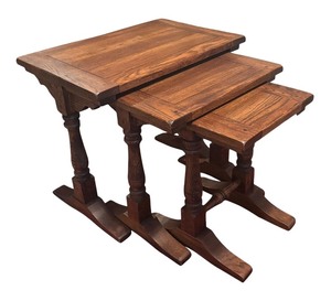 lot 13R image: LL - Set of 3 Oak Nesting Tables with Turned Legs