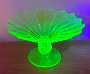 lot 152R image: LL - Vintage Northwood Uranium Glass Compote Dish with Scalloped Edge