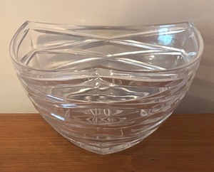 lot 169R image: LL - Northwoods Block Crystal Triangular Bowl