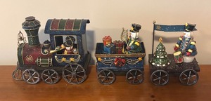 lot 185R image: LL - Festive Holiday Metal Train