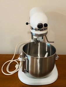 lot 41C image: LL - Hobart KitchenAid Stand Mixer with Bowl and Attachments