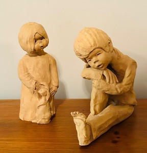lot 42C image: LL - Pair of Dave Grossman 1969 Sculpted Child Figures, 8 Inch Tall