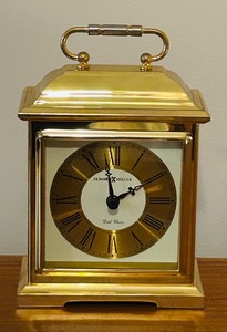 lot 78C image: LL - Vintage Howard Miller Dual Chime Brass Mantel Clock