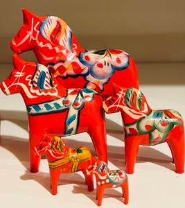 lot 104C image: LL - Set of 7 Swedish Red Dala Horses Hand Painted Wooden Figures