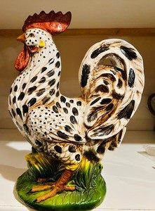 lot 105C image: LL -Decorative 16-Inch Spotted Ceramic Rooster Figurine