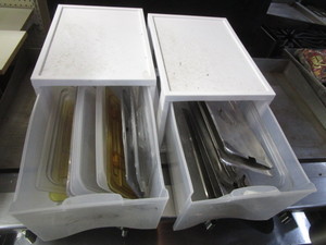 lot 19 image: Food Pan Lids (10) Stainless Steel (11) Plastic