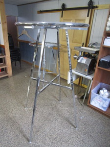 lot 27 image: 36 Clothes Rack Adjustable Height