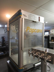 lot 33 image: Galaxy Popcorn Machine 21x21x36