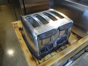 lot 41 image: 4 Slice Toaster