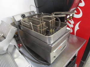lot 46 image: Star 220v Deep Fryer 12x24x17