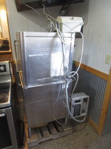 lot 56 image: Hobart 220v Hot Water Dishwasher 28x28x56