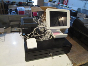 lot 64 image: Square POS System wiPad Swipe Stand, Chip Reader, Cash Drawer & Receipt Printer