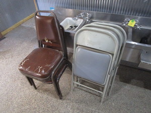 lot 84 image: (3) Chairs & (3) Folding Chairs