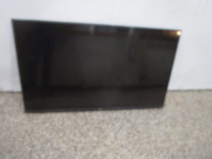 lot 86 image: LG 54 TV wSwivel Wall Mount