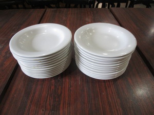 lot 109 image: (24) 9 Bowls