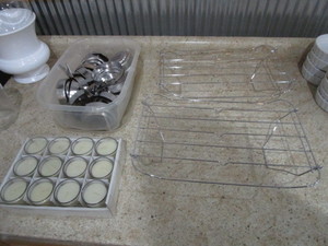 lot 117 image: Banquet Warming Trays & Candles