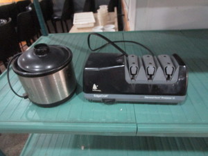 lot 124 image: Knife Sharpener & Small Crock