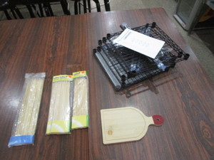lot 165 image: (New) 5 Tier Shelf Unit 12x12 (New) Food Skewers & Small Cutting Board