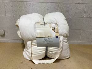 lot 431 image: Better Homes & Gardens 3-Piece Cream Gauze Comforter Set, Adult King