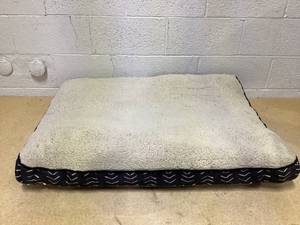 lot 442 image: Vibrant Life Orthopedic Bed Mattress Edition Dog Bed, Large, 40x30, up to 70lbs